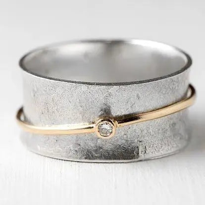 Anel de Prata Decorado com Zircônia Dourada Antiga