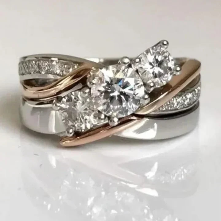 Anel vintage em ouro amarelo e prata com zircônia